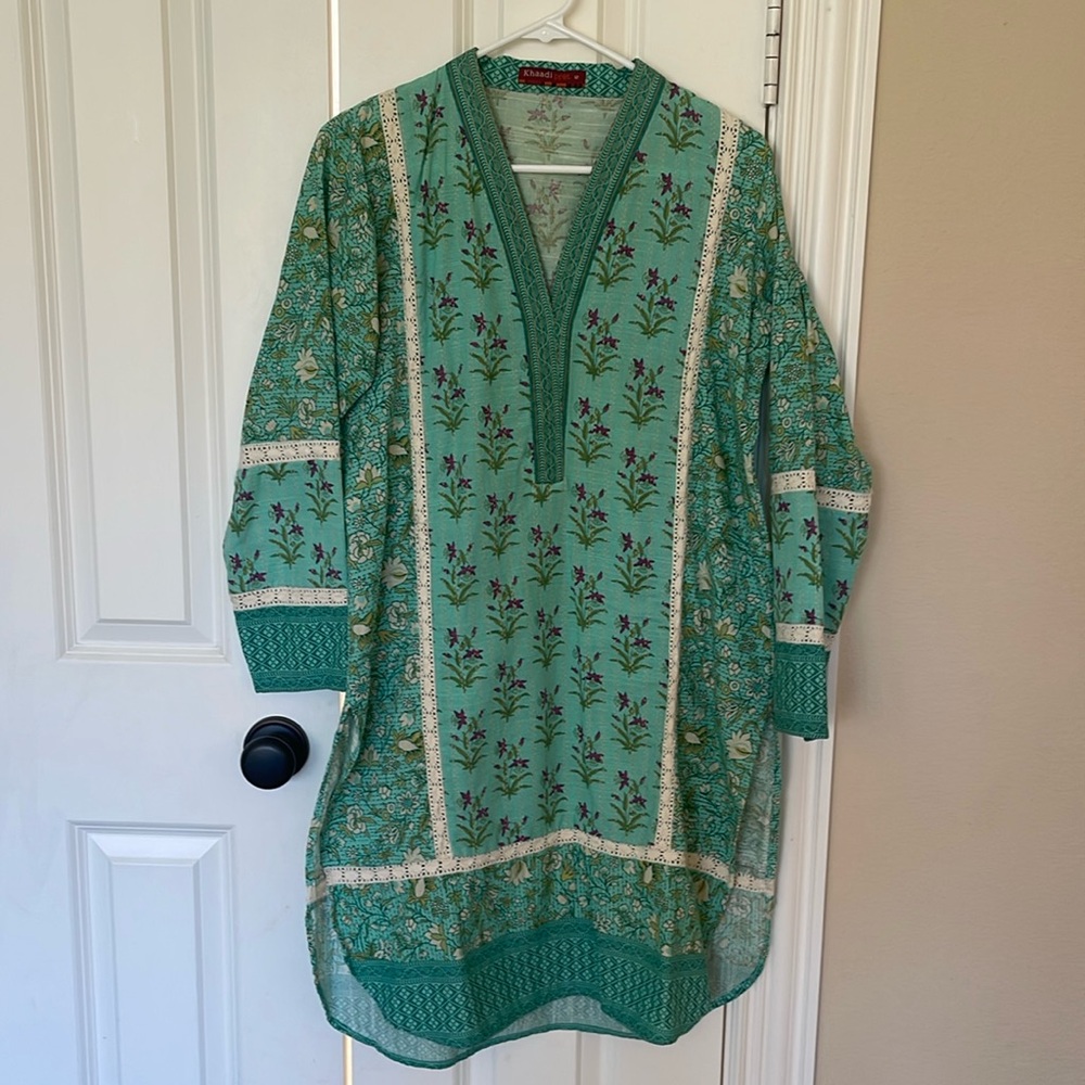 Pakistani Indian printed kurta from khaadi pret with lace.